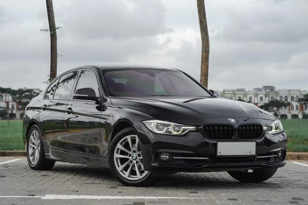 BMW 320i LCI SPORT AT 2018 FULL ORI