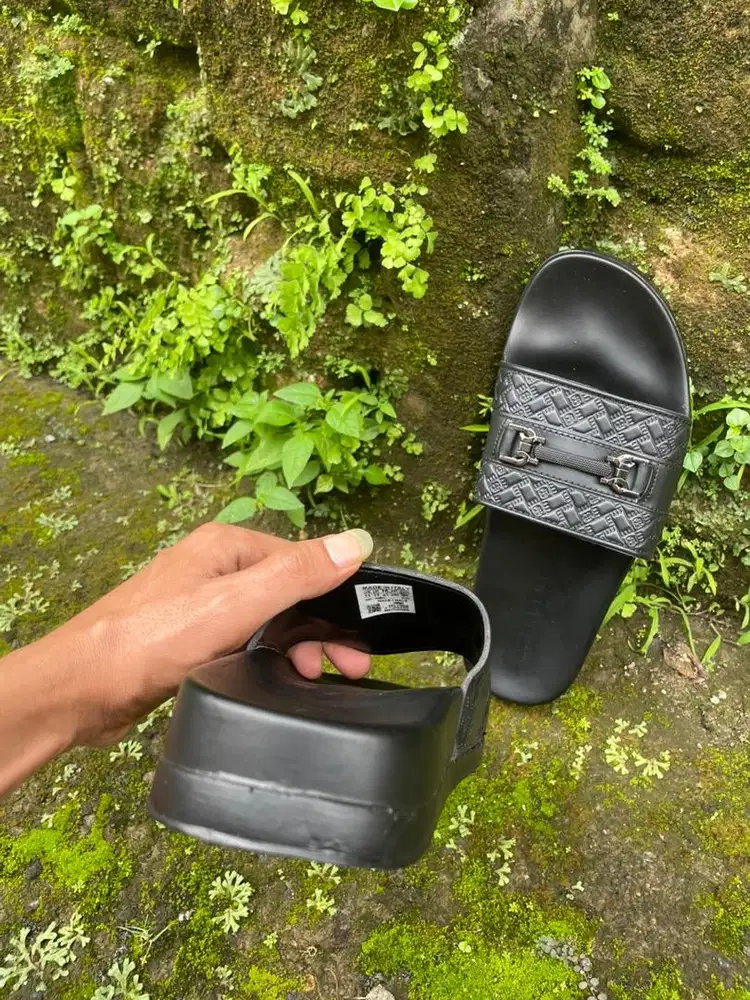 Sendal slip on unisex size 40