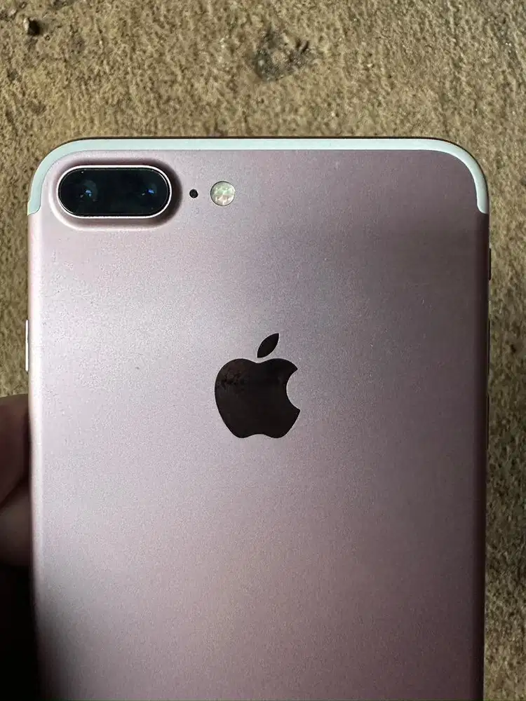 Iphone 7+ indosat only-MULUS NO MINUS