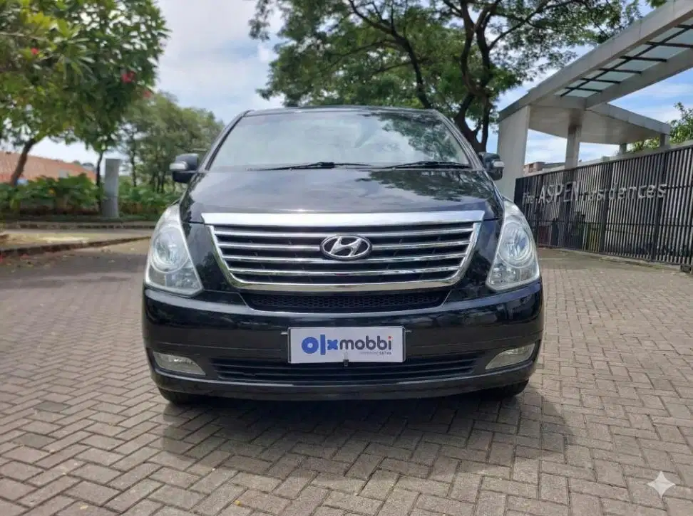 DP RINGAN Hyundai H-1 2.4 Royale Bensin-AT 2013 Hitam CKMEB