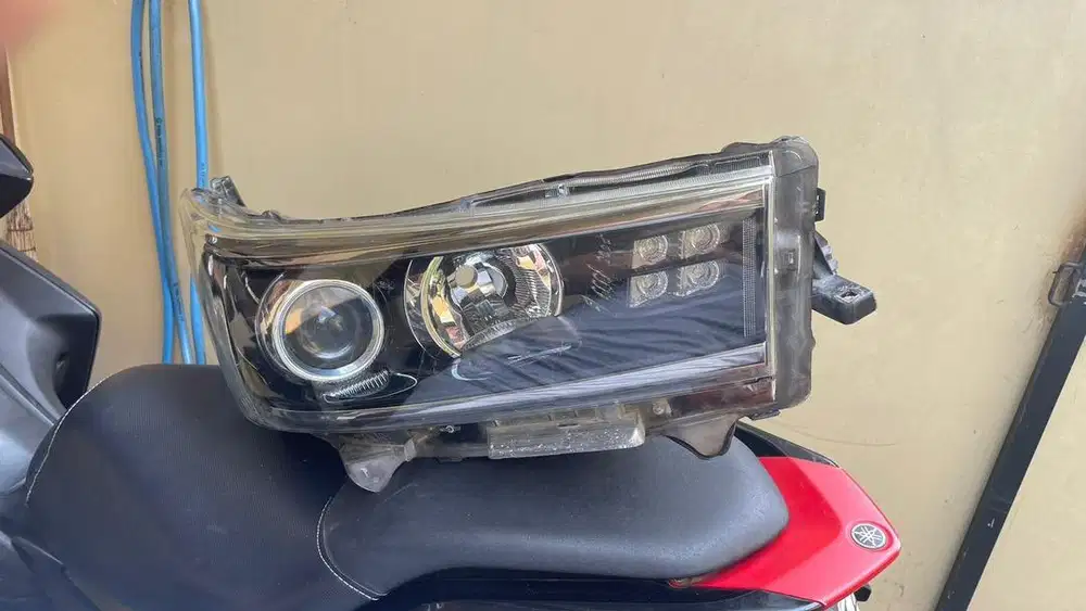 HEADLAMP INNOVA VENTURER 2020