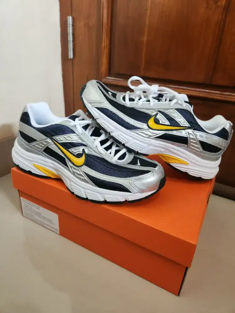 Nike Initiator size 42,5 kondisi baru resmi Nike Indonesia