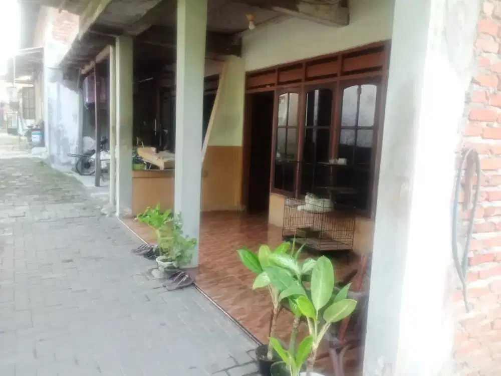 DIKONTRAKKAN RUMAH SURABAYA BARAT