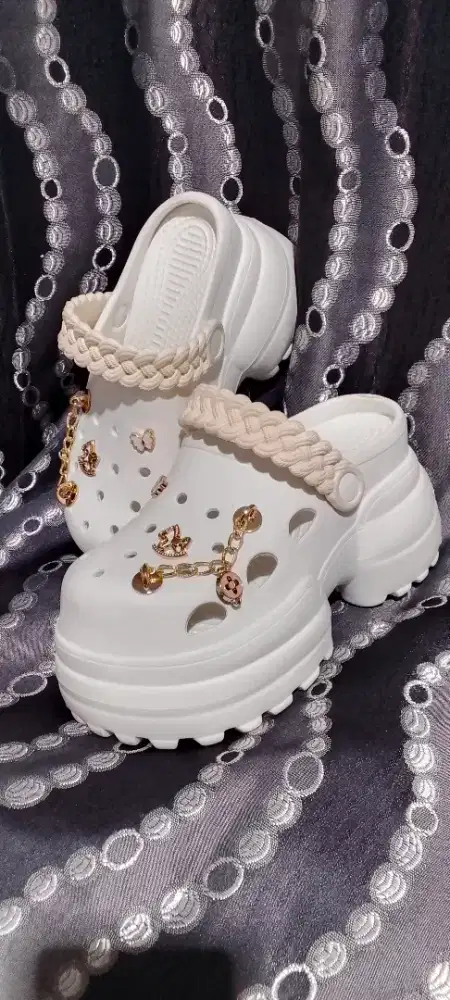 Sepatu sandal baim wanita