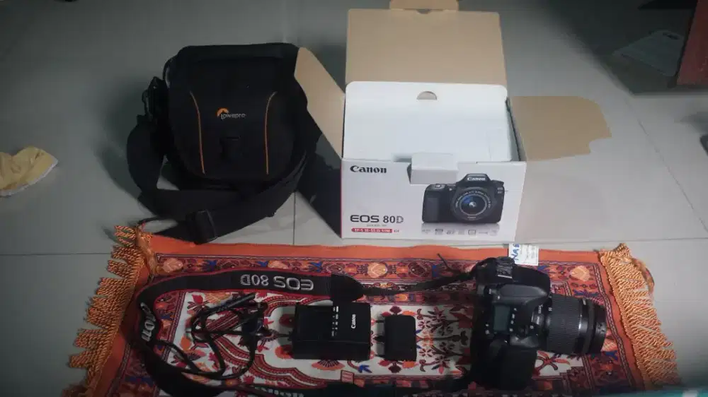 Canon EOS 80D + Lensa Kit 18-55 mm Bonus Tas