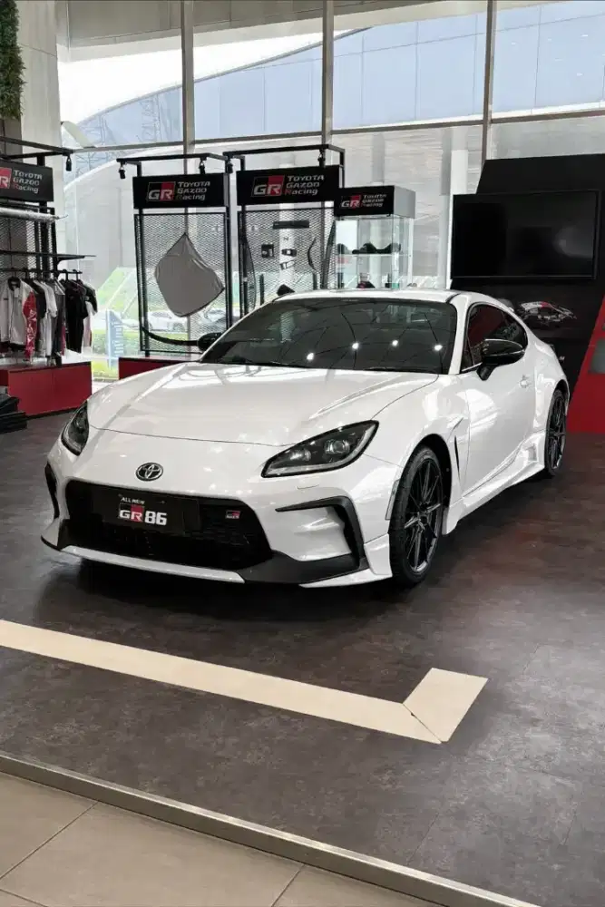 TOYOTA GR 86 AUTOMATIC PUTIH '26