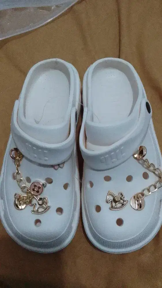 Sandal sepatu baim wanita