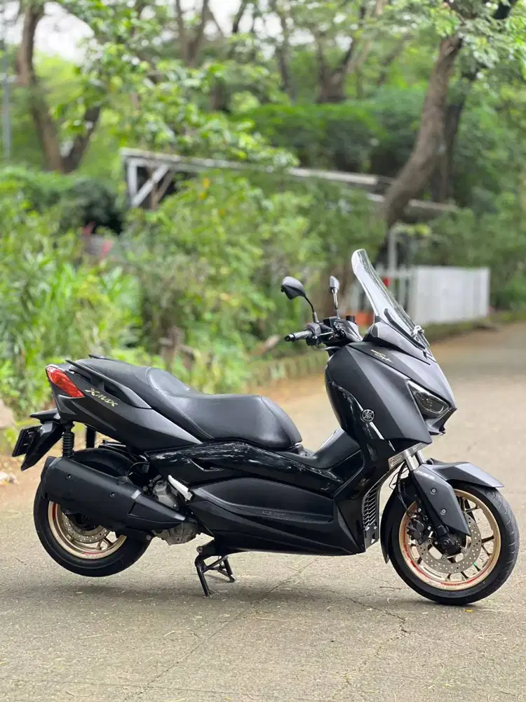 YAMAHA XMAX 250 ABS HITAM 2020 KM LOW PAJAK PANJANG SIAP SANTAI