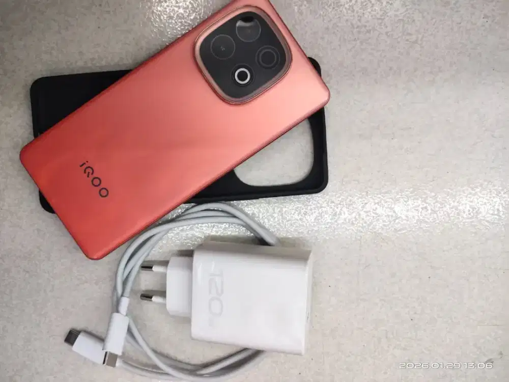 IQOO NEO 10 16/512 GB