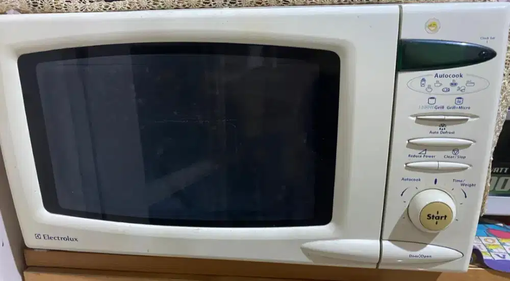 Microwave Electrolux type 2475