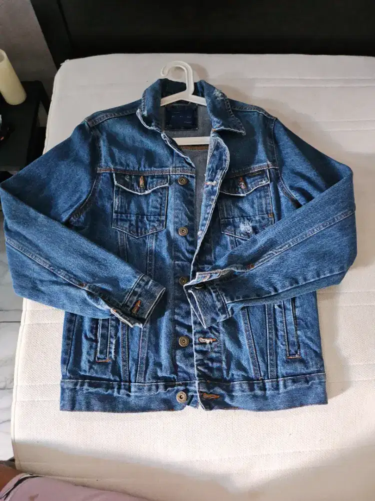 Preloved Jaket Jeans Pria merk ZARRA