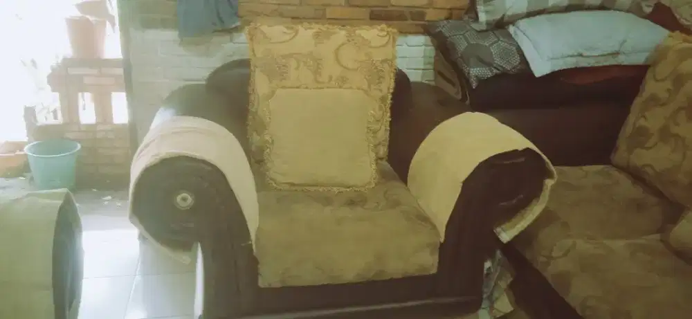 Sofa bekas layak pakai