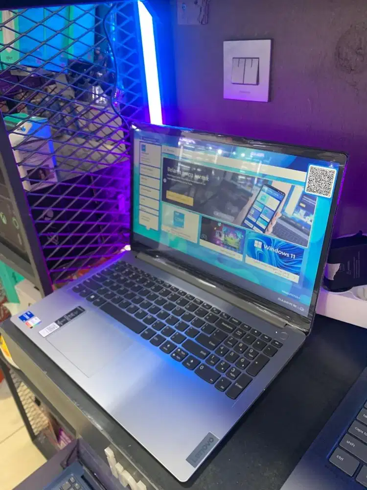 di jual lenovo idea pad slim 1 core i5 8 256gb