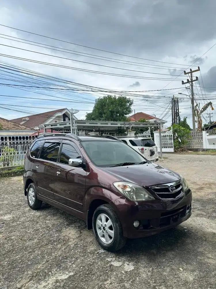 Avanza G AT 2010 Mint Condition