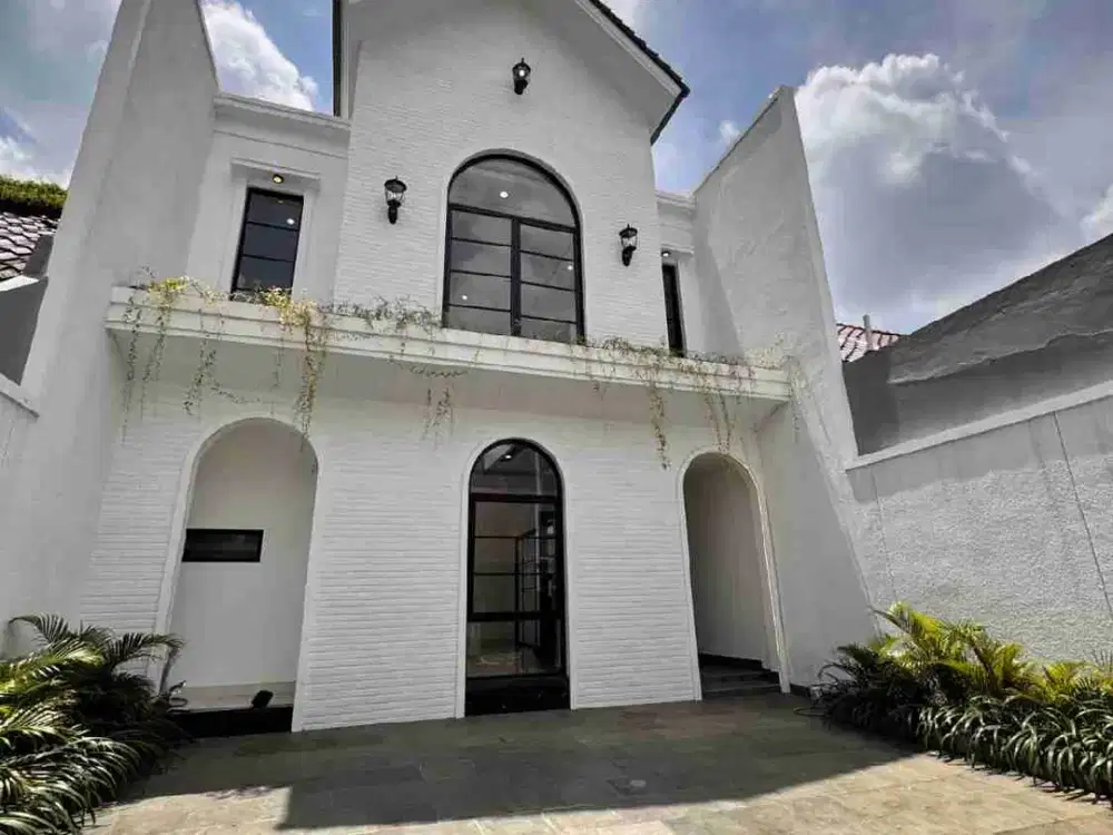 Baru Gress‼️Jual Rumah Siap Huni model Colonial Modern di Purimas Surabaya