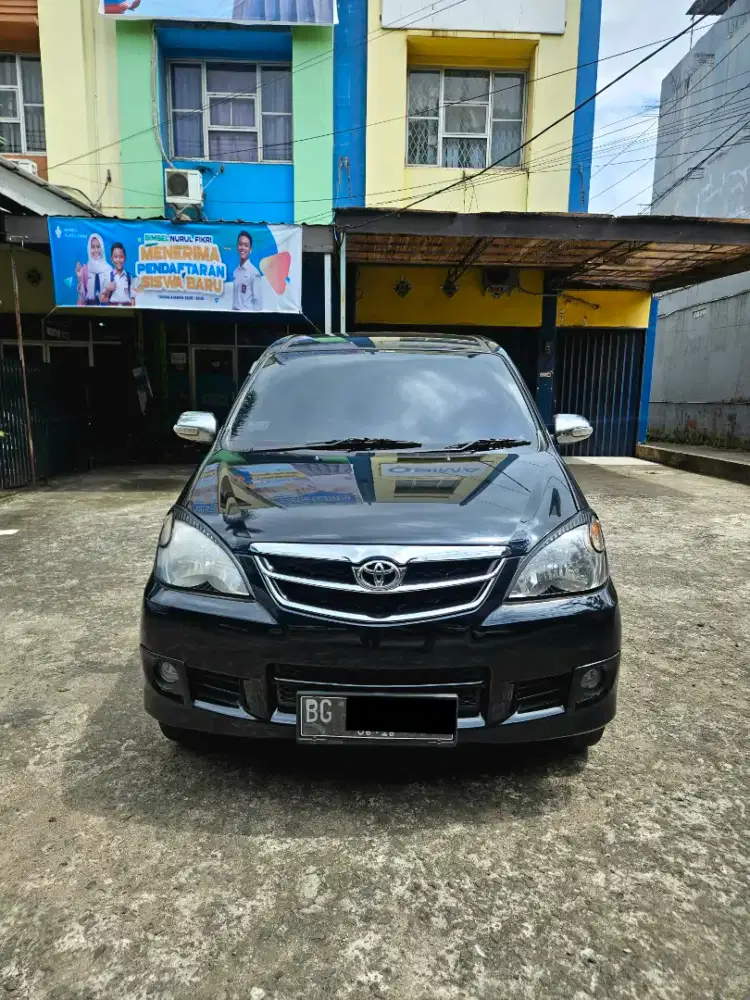 Avanza g mt 2011