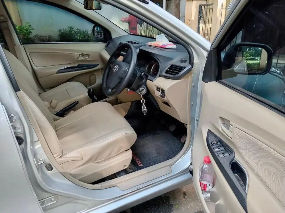 TOYOTA AVANZA 1.3 G 2015 Silver Mulus