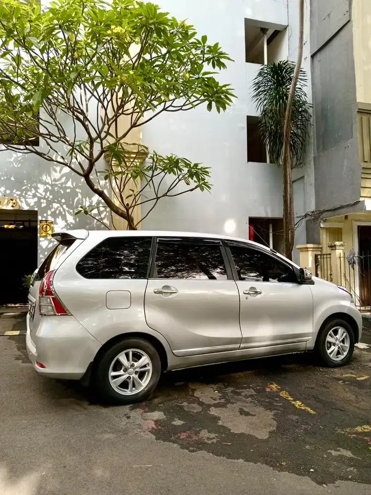 TOYOTA AVANZA 1.3 G 2015 Silver Mulus