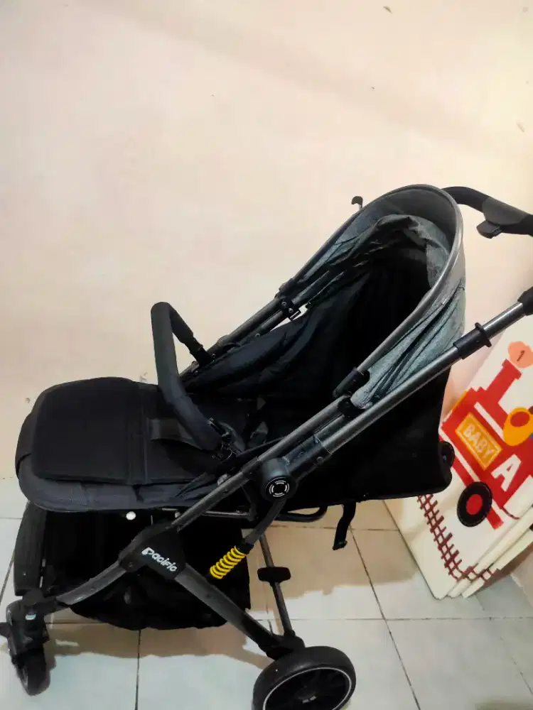Stroller bayi bekas pakai, baru 3 kali pakai