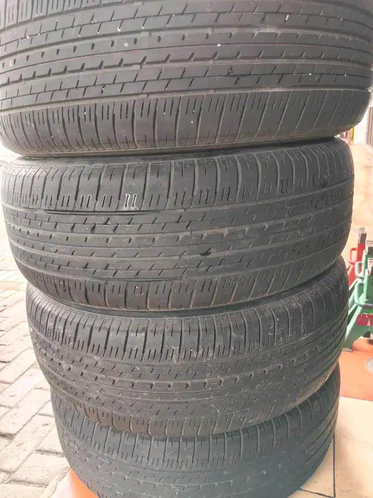 4 ban R18 Bridgestone HL 235/60