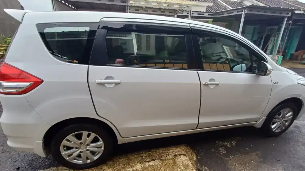 Dijual ertiga tipe GX MT tahun 2015