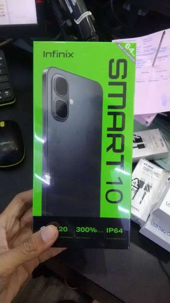 Infinix smart 10 4/64 GB