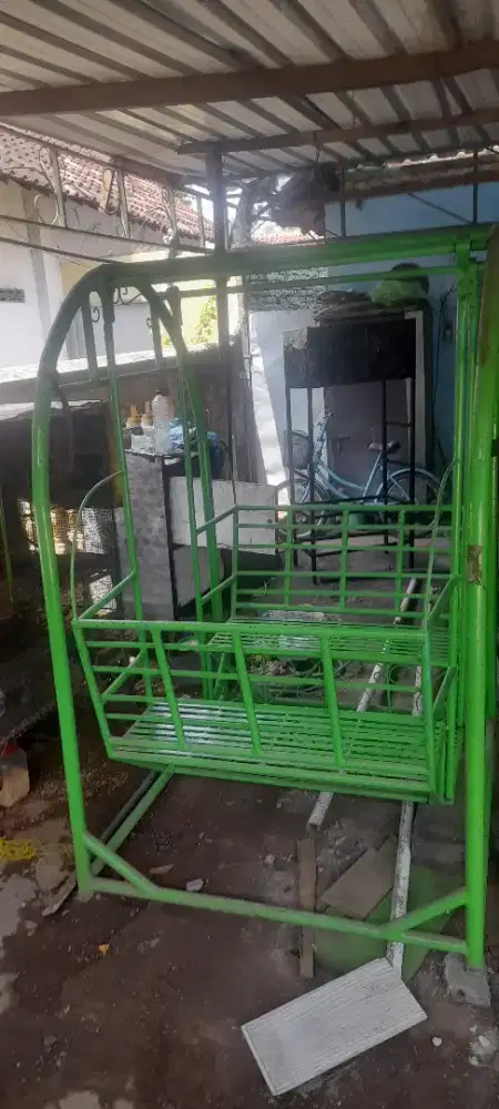 Ayunan Besi Kokoh