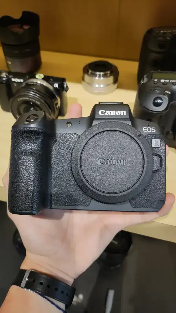 Kamera Canon Eos R Body Only.Good Condition . SC 23k