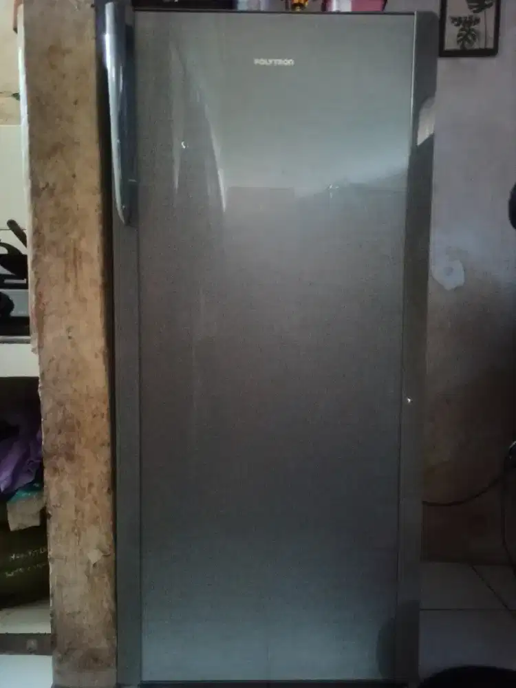Di jual kulkas 1 pintu merk Polytron type PRA 18DMS