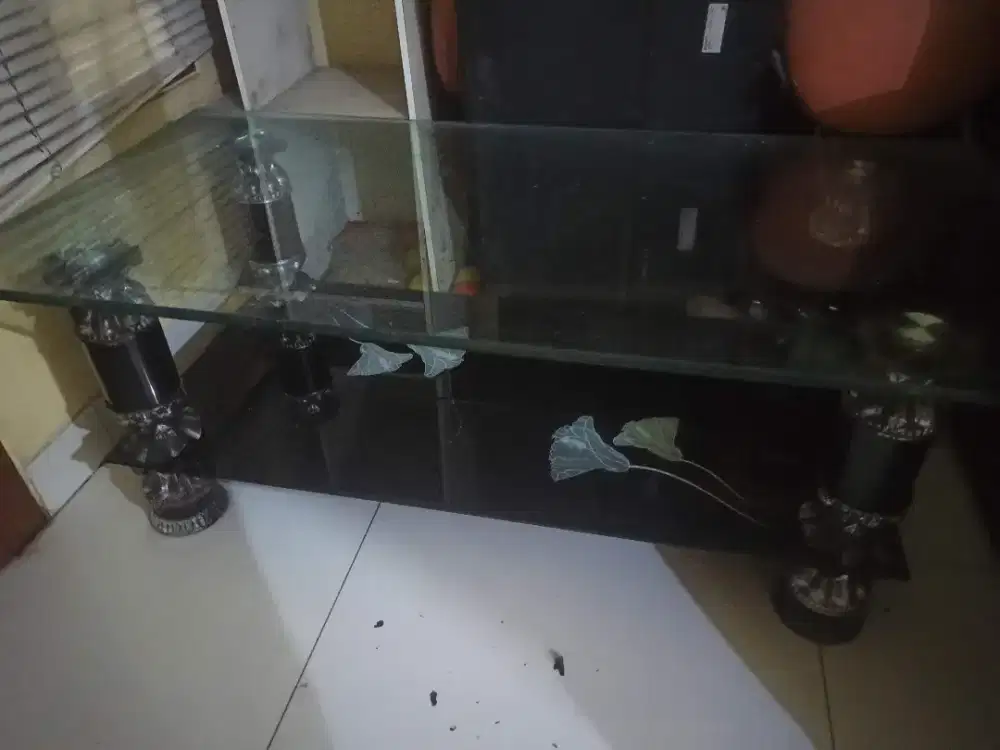 Meja Tamu Kaca Tempered tebal kaca 12mm sangat Tebal