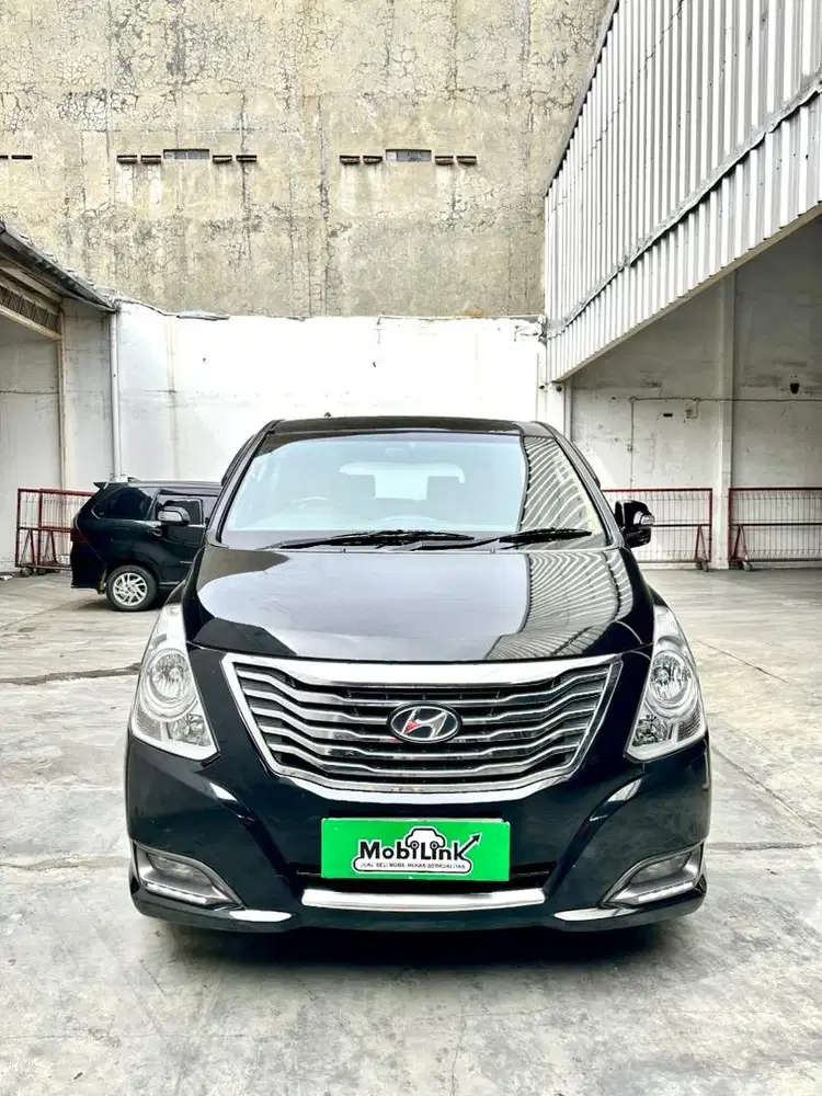 TANGAN PERTAMA DARI BARU, HYUNDAI H1 2.4 ROYALE BENSIN AT 2015