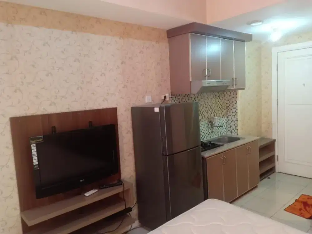 ready disewa unit apartemen green lake sunter,studio furnished,ac dan waterheater,luas 20,lantai tengah,view city,3.750 juta/bulan