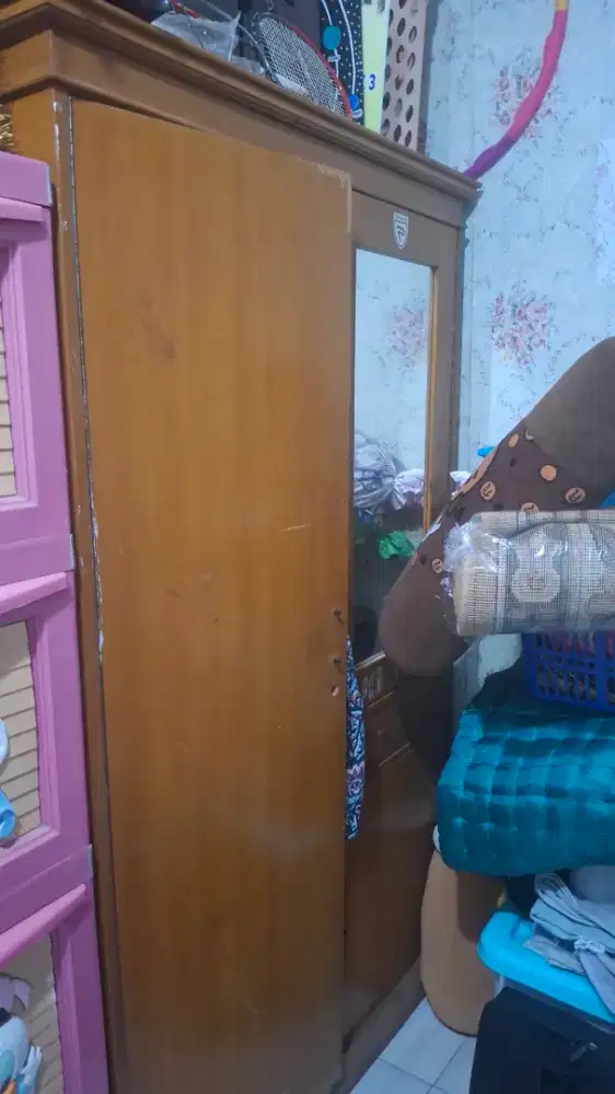 Lemari bekas ukuran besar'