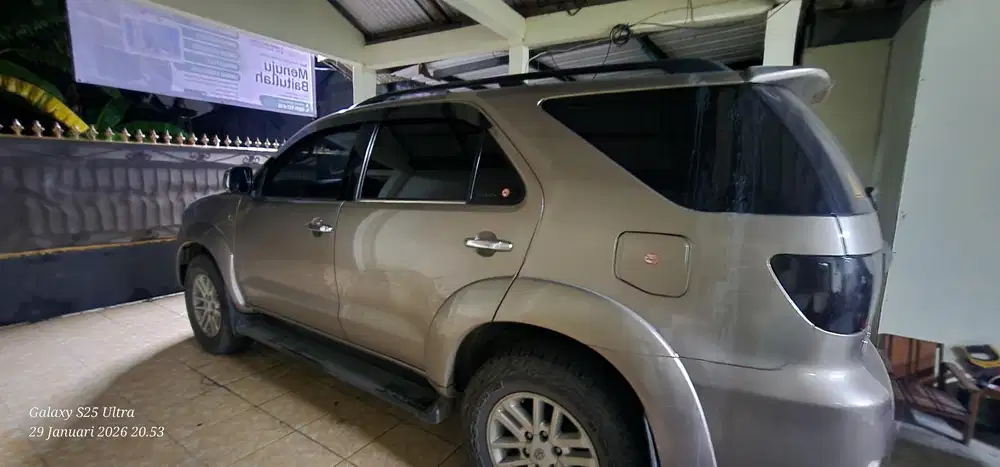 Toyota Fortuner 2005 Bensin