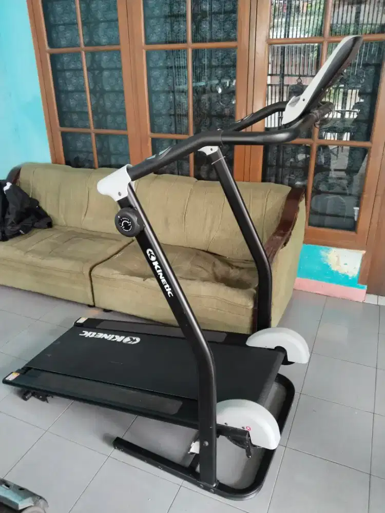 Dijual treadmill manual merk kinetic kondisi 90%
