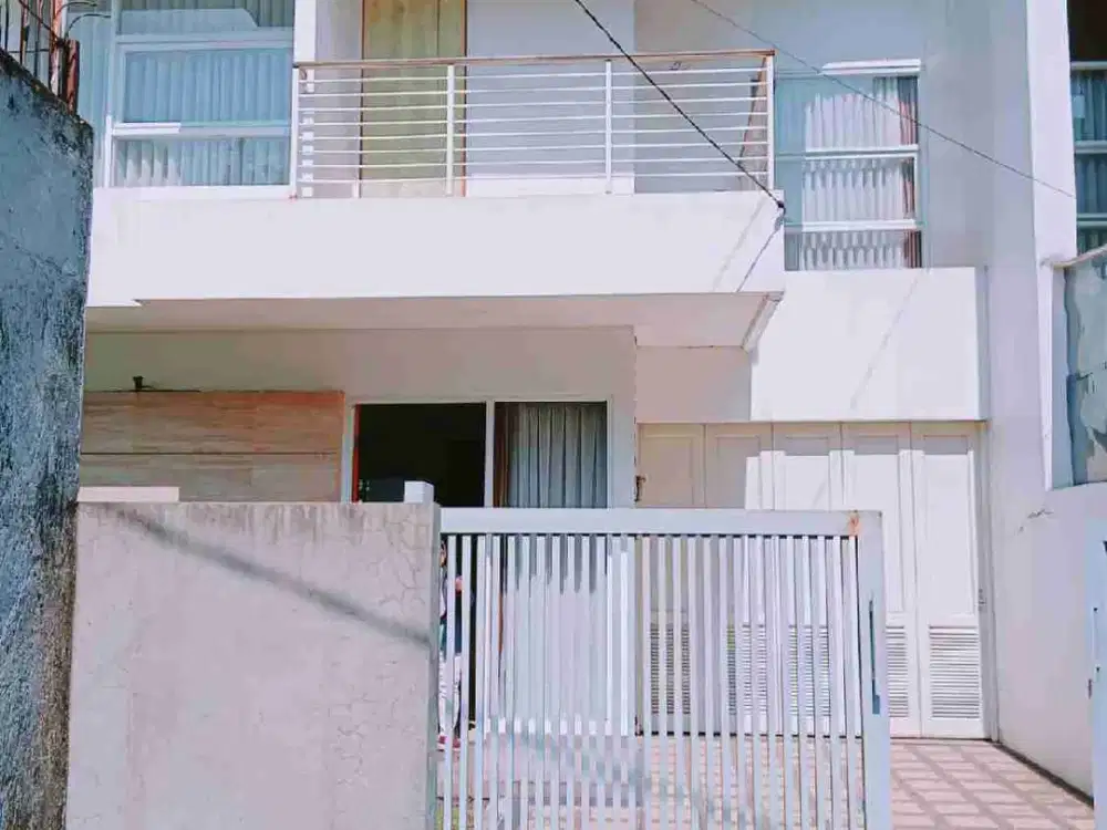 Rumah Cantik Minimalis dekat Kampus UPI Setiabudi Bandung Kota