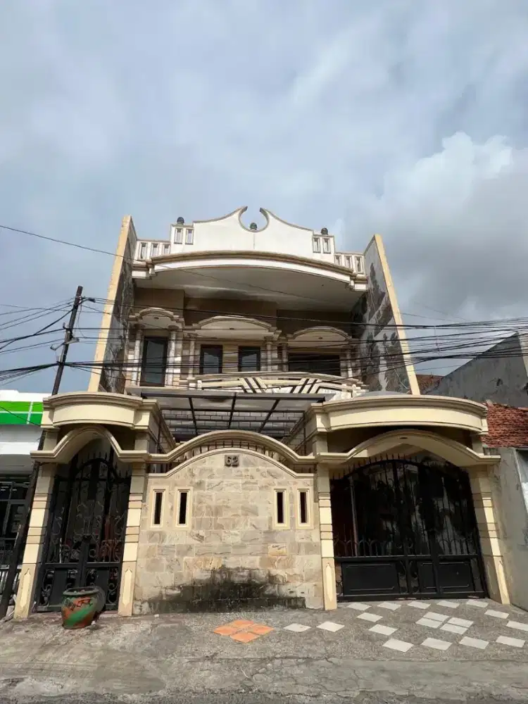 Rumah dijual cocok utk tempat tinggal atau usaha