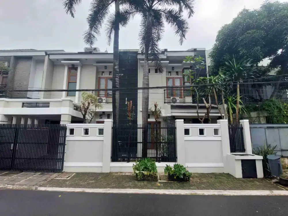 Disewakan Rumah 2 Lantai Modern Minimalis Full Furnished Strategis Dekat Sta. MRT Cipete Raya