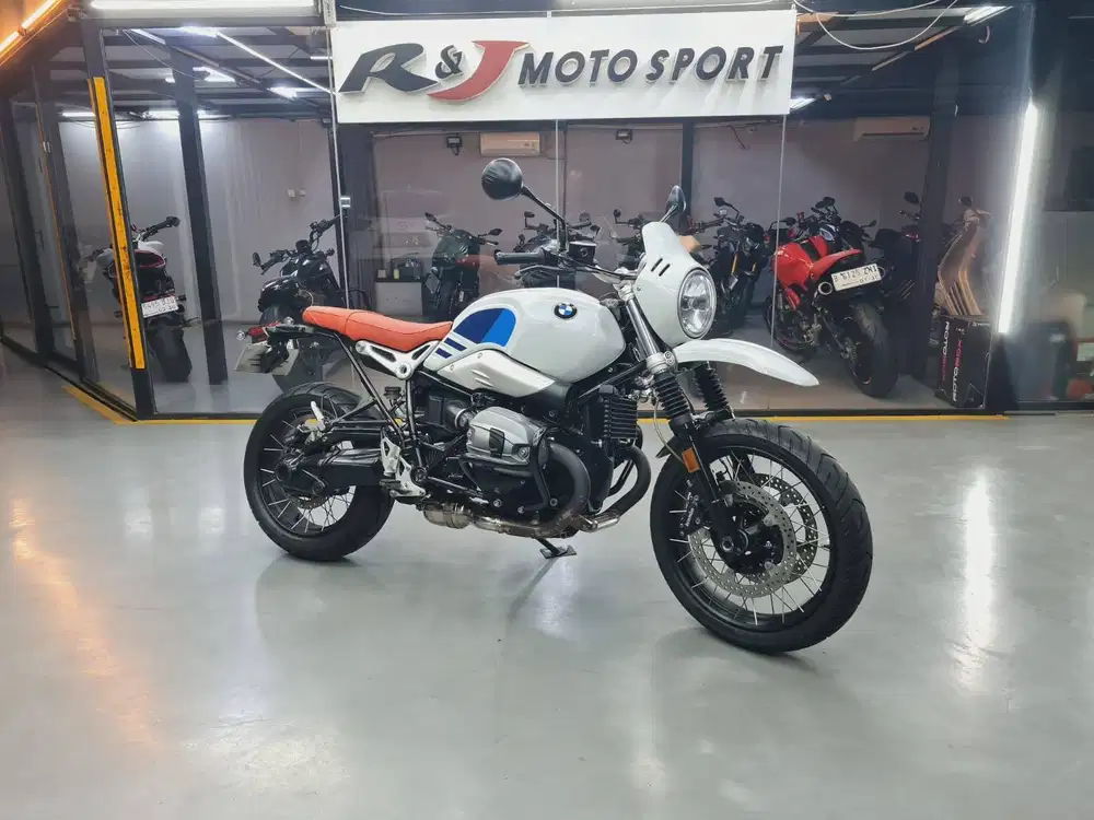 (Full Paper) BMW R9T Urban Tahun 2018  Odo 6.122 an Warna Putih