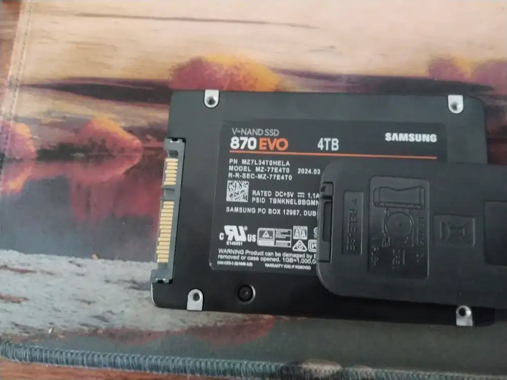 Dijual SSD 870 Evo SATA kondisi like new dan TBW super rendah