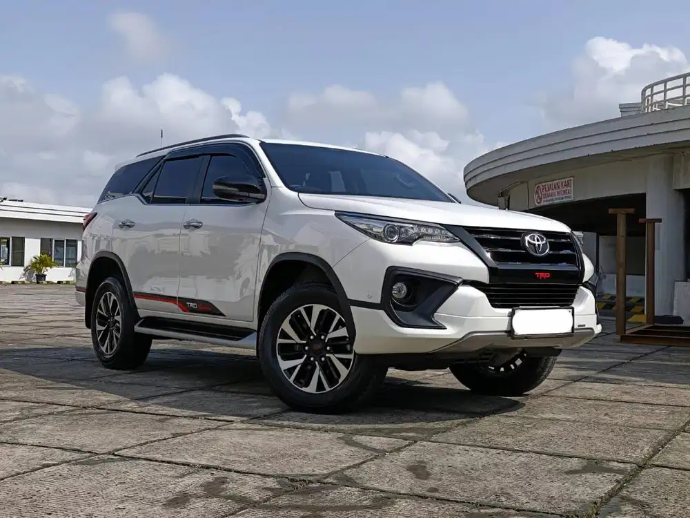 [ TDP 24.9 JUTA ] FORTUNER VRZ TRD 2.4 AT DIESEL 2018 PUTIH LOW KM