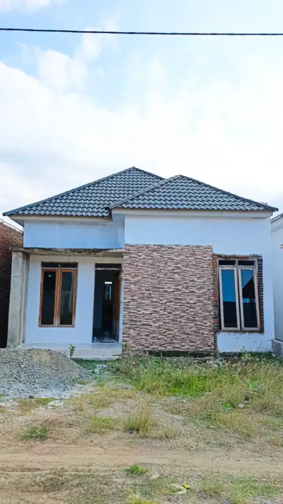 Dijual rumah murah dan lokasi sangat strategis!