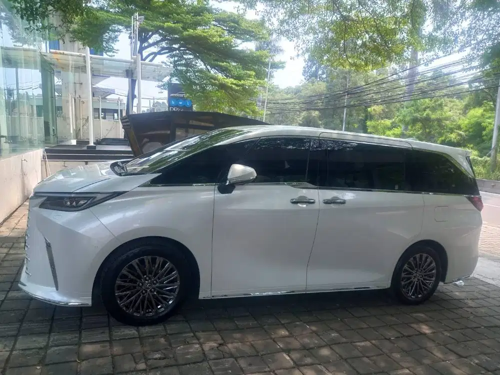Ready stock  Lexus LM350 Hybrid 2025 NIK 25 ATPM 7seater
