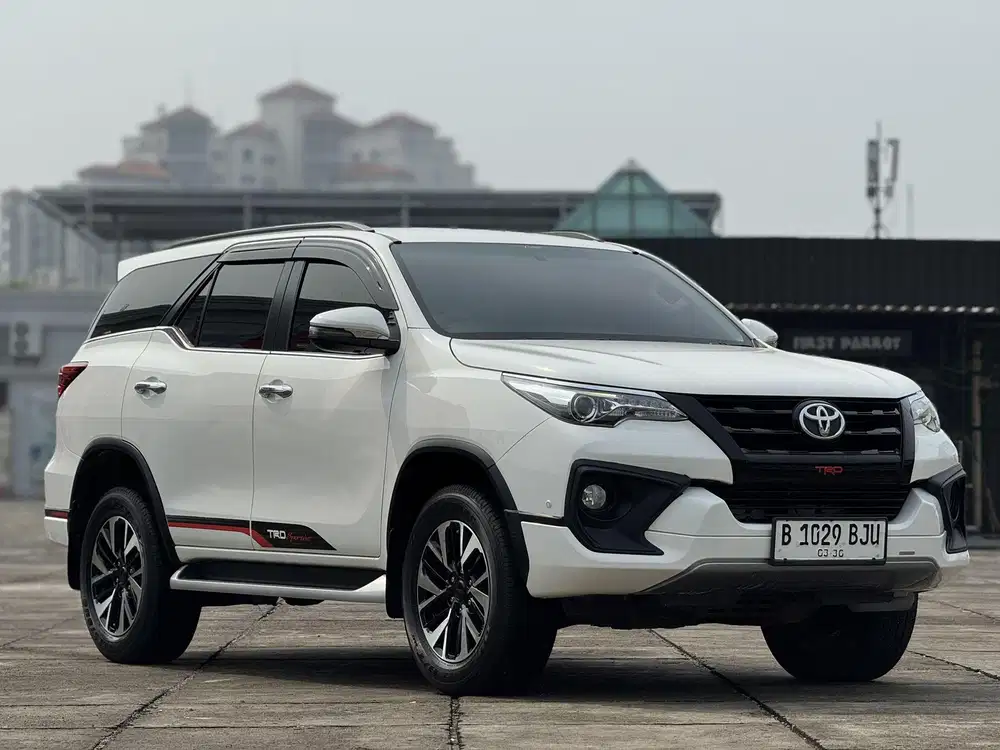 Toyota Fortuner VRZ TRD AT 2018 Tangan Pertama