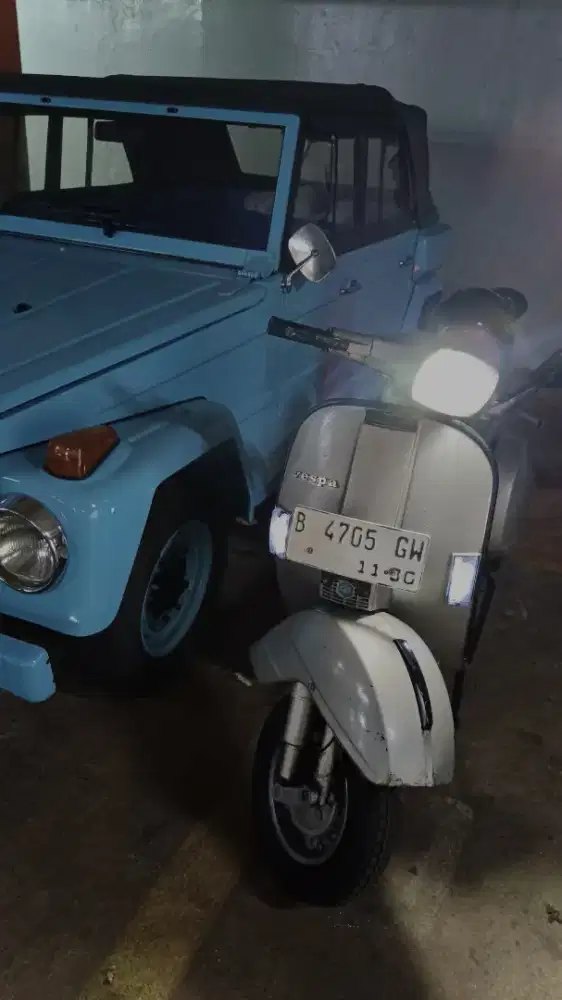 Vespa PX tahun delapan puluh satu