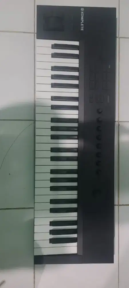 NATIVE INSTRUMENTS Komplete Kontrol A49 Keyboard Controller