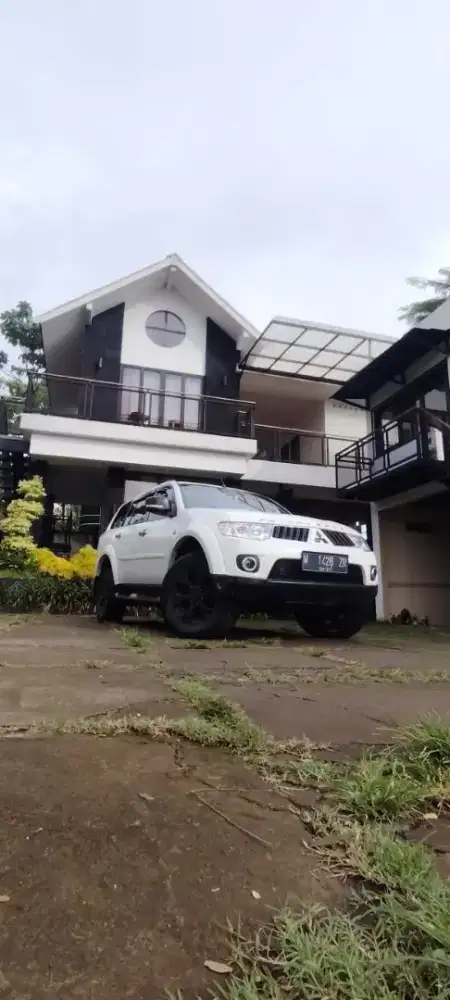 PAJERO EXCEED DIESEL A/T 2011 PUTIH