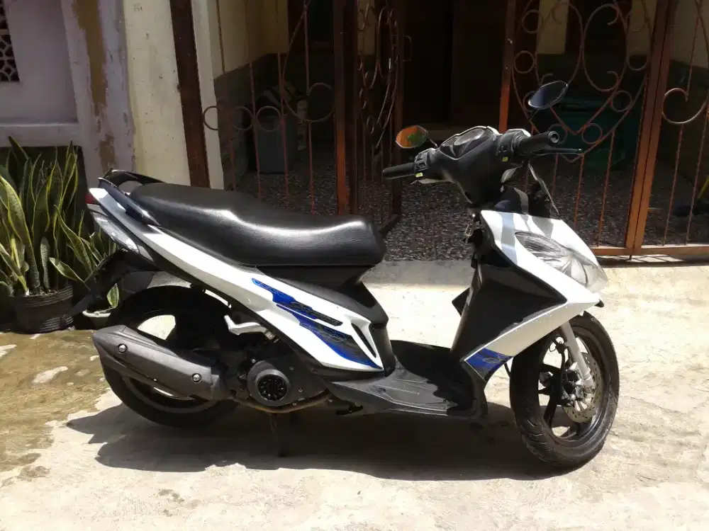 Jual Suzuki Skydrive 2010 putih