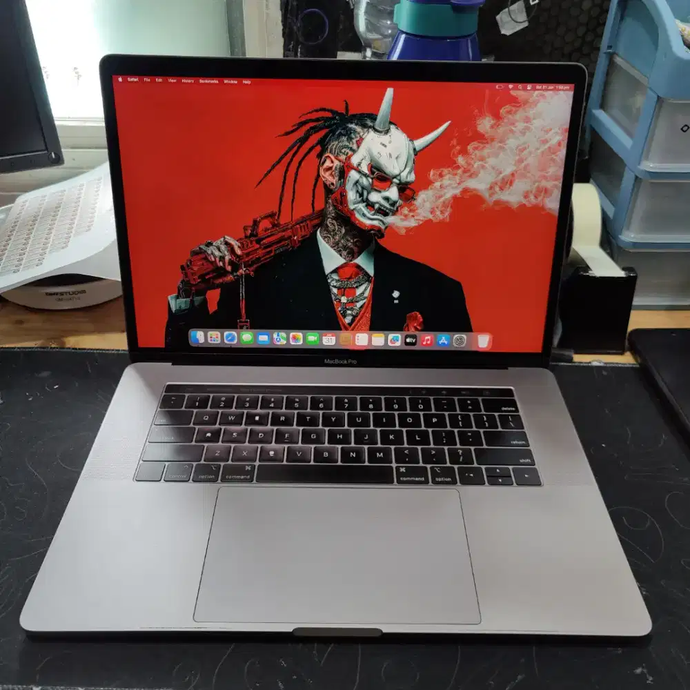 Di Jual Macbook Pro 2018 15inci i7 16/1TB Gray