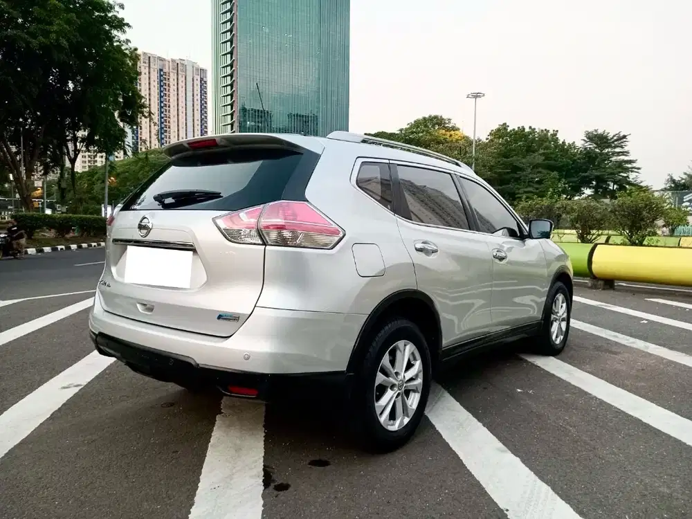 NISSAN XTRAIL X-TRAIL X TRAIL Silver 2.5 AT 2015 Mulus Full Original